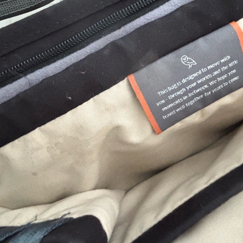 Bellroy Classic Black Tote Bag - Picture 6 of 7